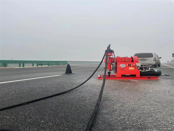 梓潼马路路基路面开裂下沉注浆加固灌浆